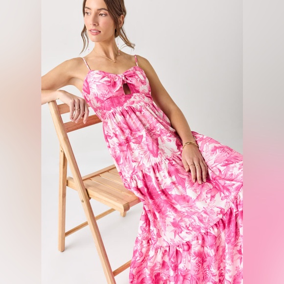 Francesca’s Katrina floral dress - Picture 3 of 7